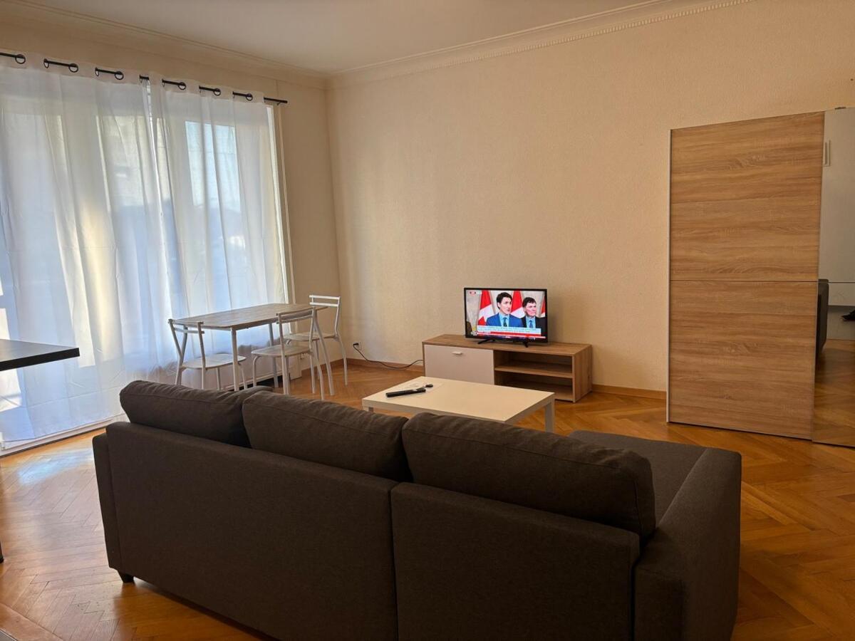 Fully Furnished Down Town- 5 Minutes From Train Station Lausanne